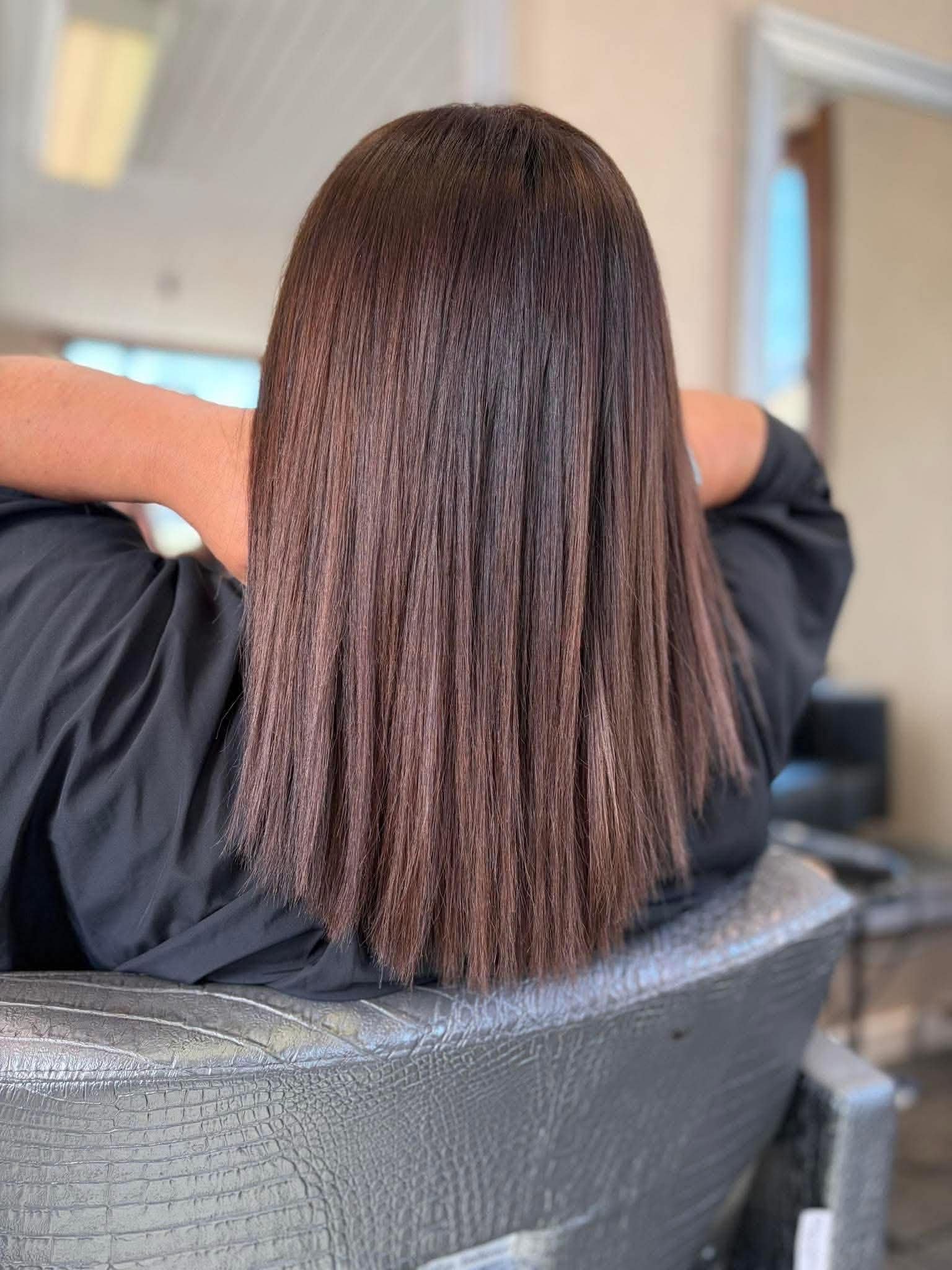 Brun chocolat lisse et brillant après soin au salon Ma Bulle d'Hair
